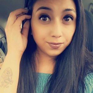 Meet your Posher, Candice